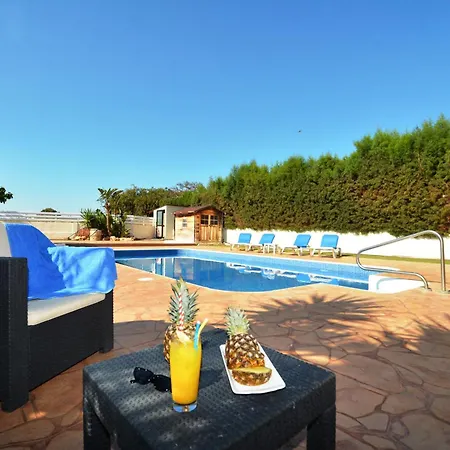 Chloe فيلة أيا نابا